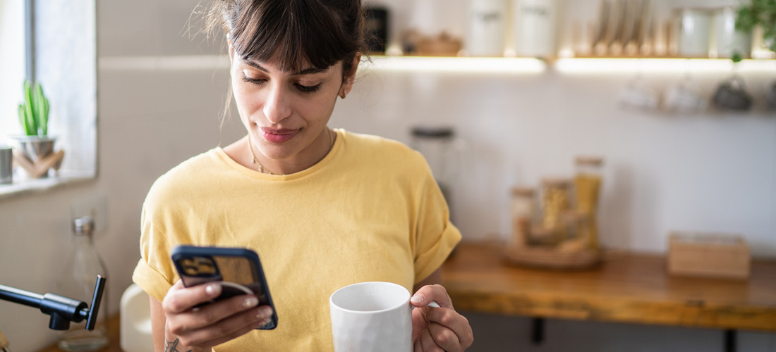 first-home-owner-grants-australia-looking-at-phone-consideration