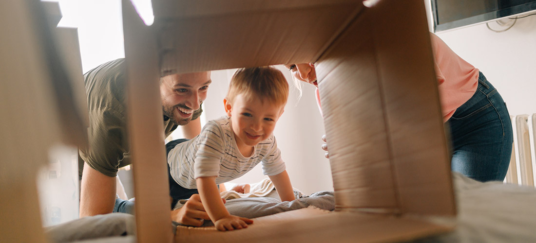 ready-move-house-father-and-child-playing